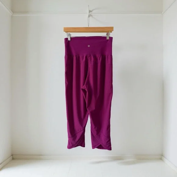 Women’s Lululemon Loose Fit Harem Pants! Merlot! Size 8! - Picture 2 of 6
